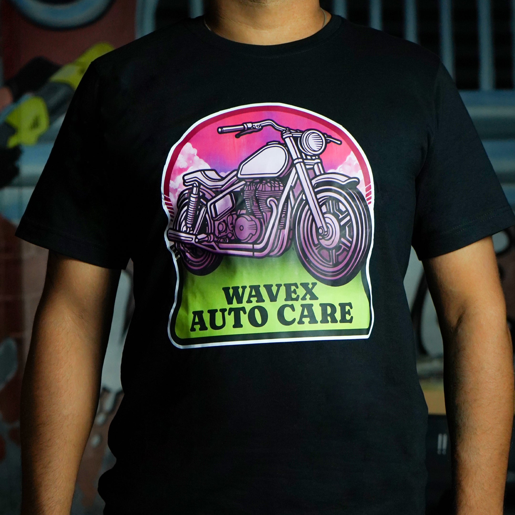 DETAILING BLACK ROUND NECK T-SHIRT